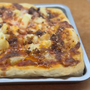 Spicy Hawaiian Pizza